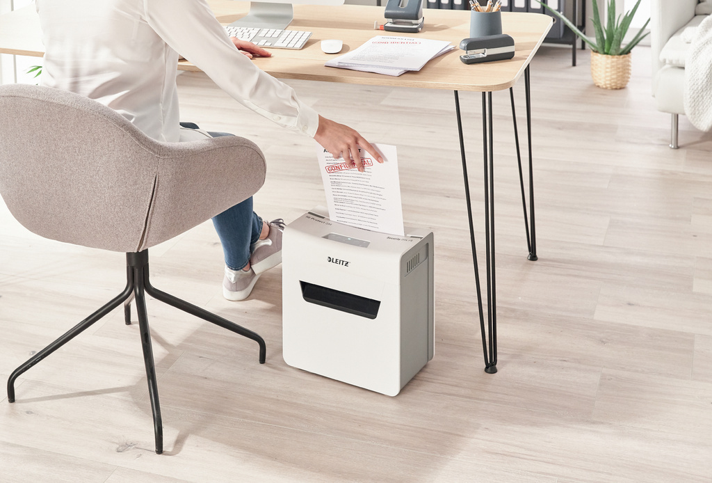 Skartovací stroj Leitz IQ Protect - 3M