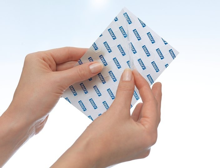 Tesa TACK oboustranně lepicí polštářky - transparentní / 72 ks