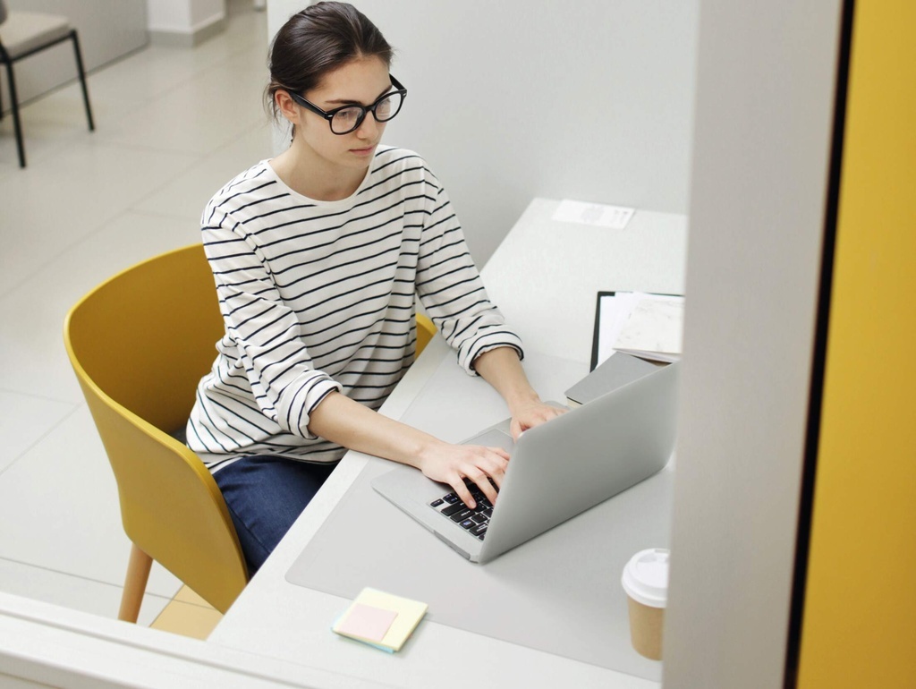 Pracovní podložka protiskluzová Durable - transparentní / 53 x 40 cm